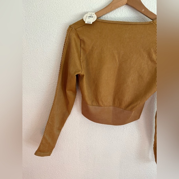 Aerie Offline Seamless Cable Cropped Compression Stonewash Brown Top L - Picture 10 of 13
